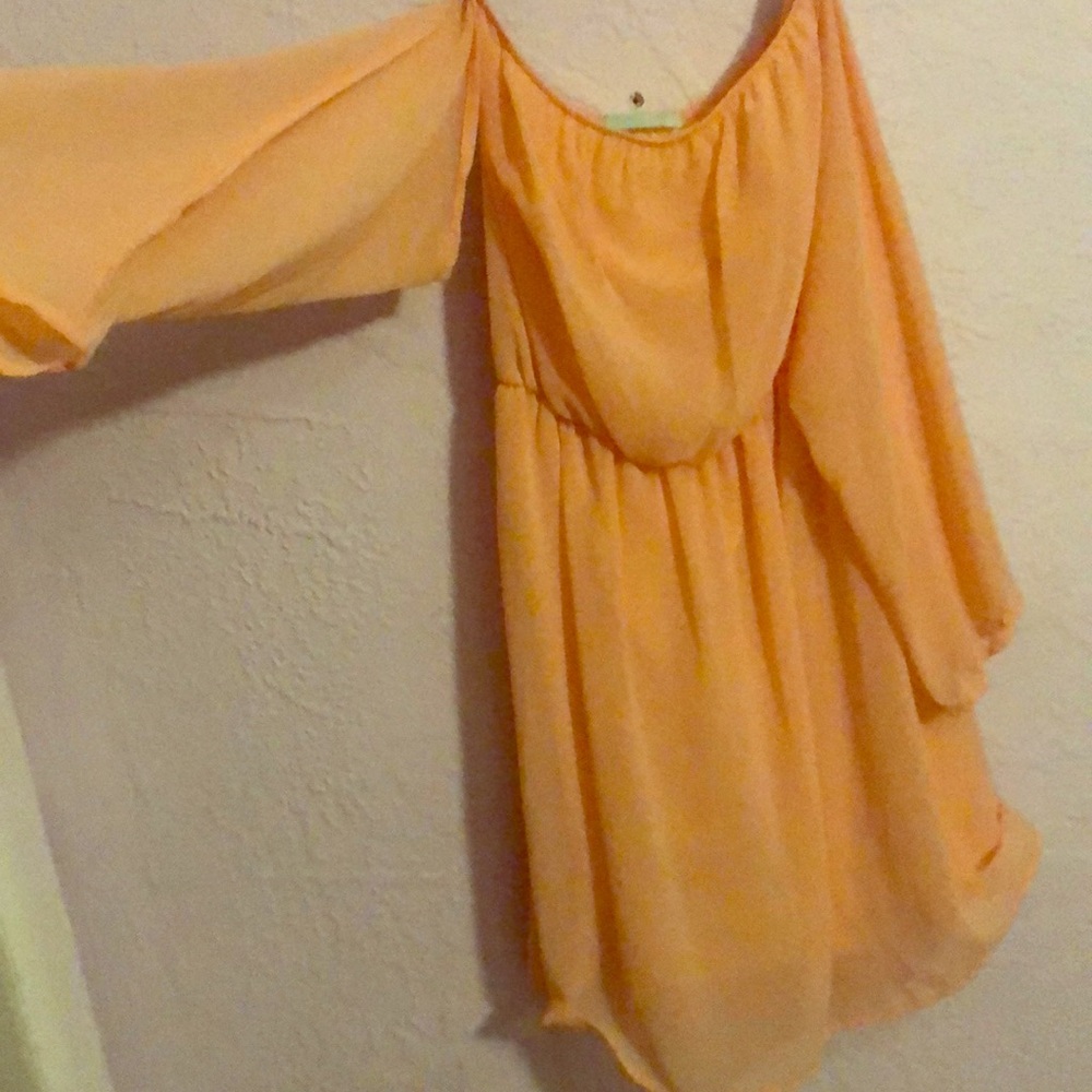 Lulu’s coral dress